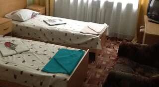 Гостиница Пансионат Родина Кисловодск Односпальная кровать в общем номере с 3 кроватями-1